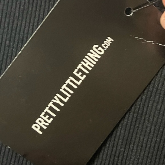 Pretty Little Thing Black High Neck Sleeveless Ribbed Bodysuit Size 10 - Picture 2 of 5